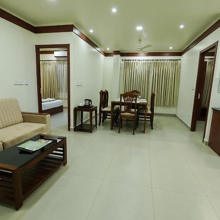 Готель Royalton Residency Mundakayam Екстер'єр фото
