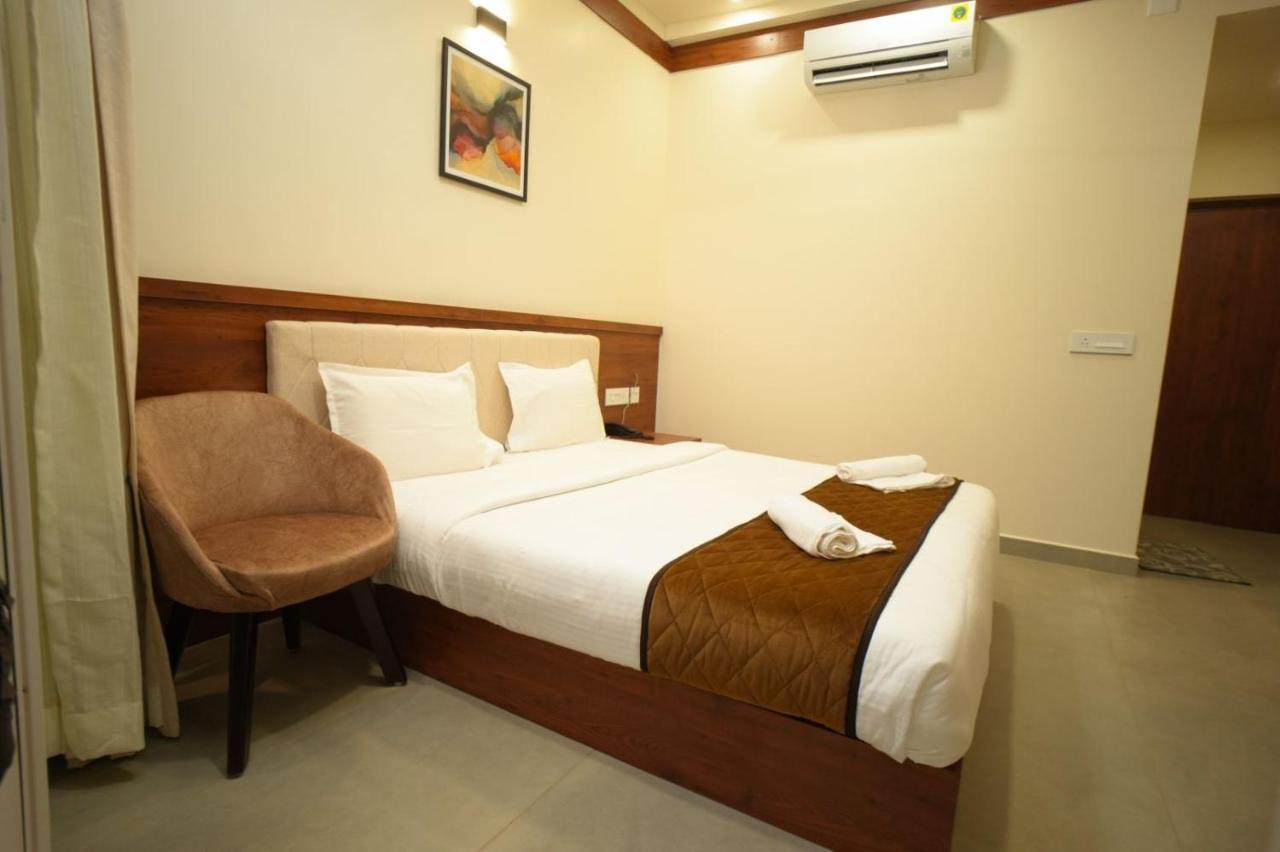 Готель Royalton Residency Mundakayam Екстер'єр фото