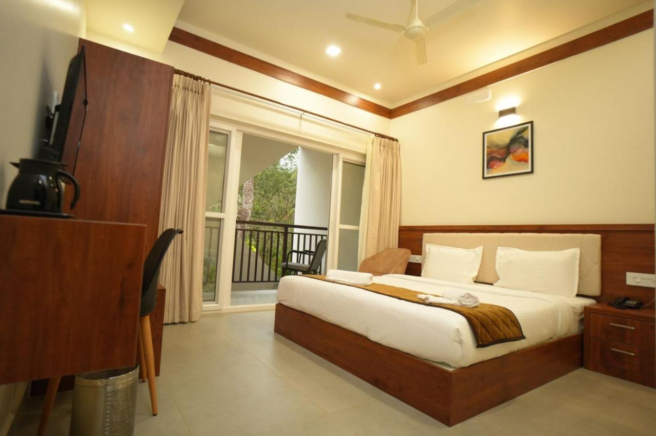 Готель Royalton Residency Mundakayam Екстер'єр фото