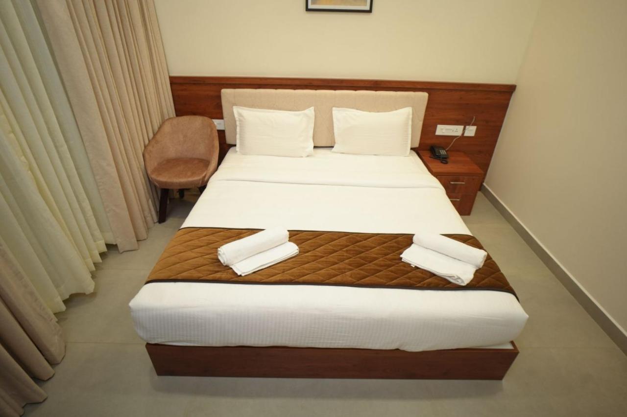 Готель Royalton Residency Mundakayam Екстер'єр фото
