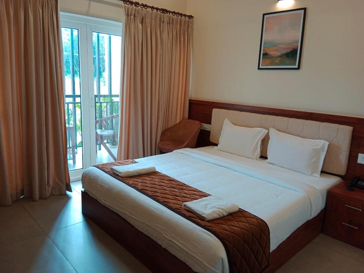 Готель Royalton Residency Mundakayam Екстер'єр фото